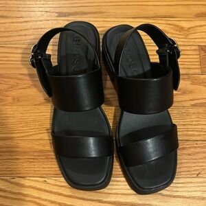 Aerosoles Dove Black Faux Leather Heeled Sandal Size 8.5 Medium